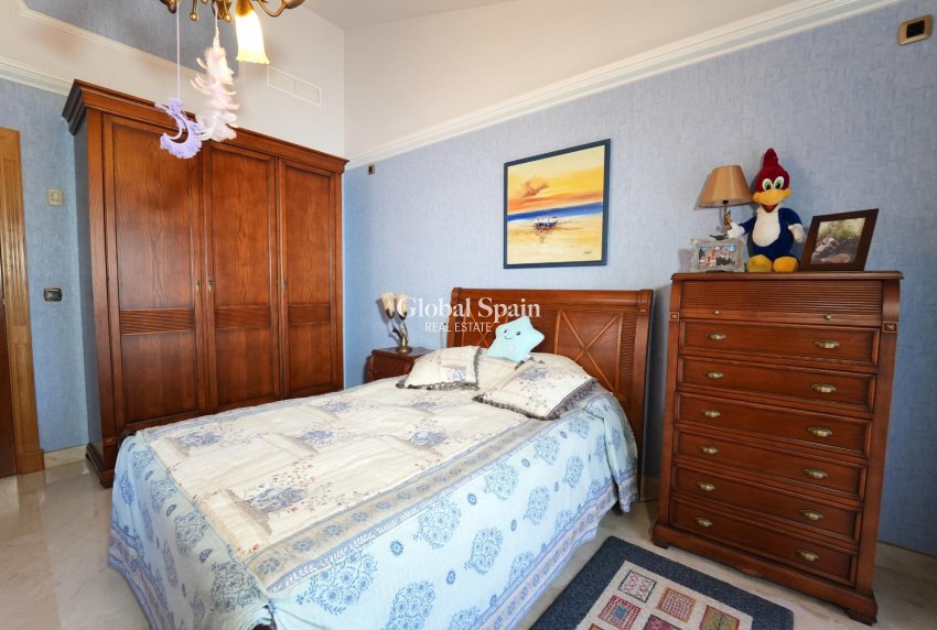 Revente - VILLA -
ORIHUELA COSTA - CAMPOAMOR