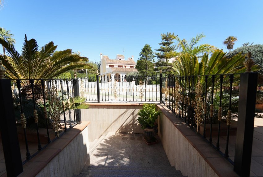 Revente - VILLA -
ORIHUELA COSTA - CAMPOAMOR