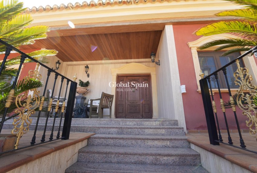 Revente - VILLA -
ORIHUELA COSTA - CAMPOAMOR