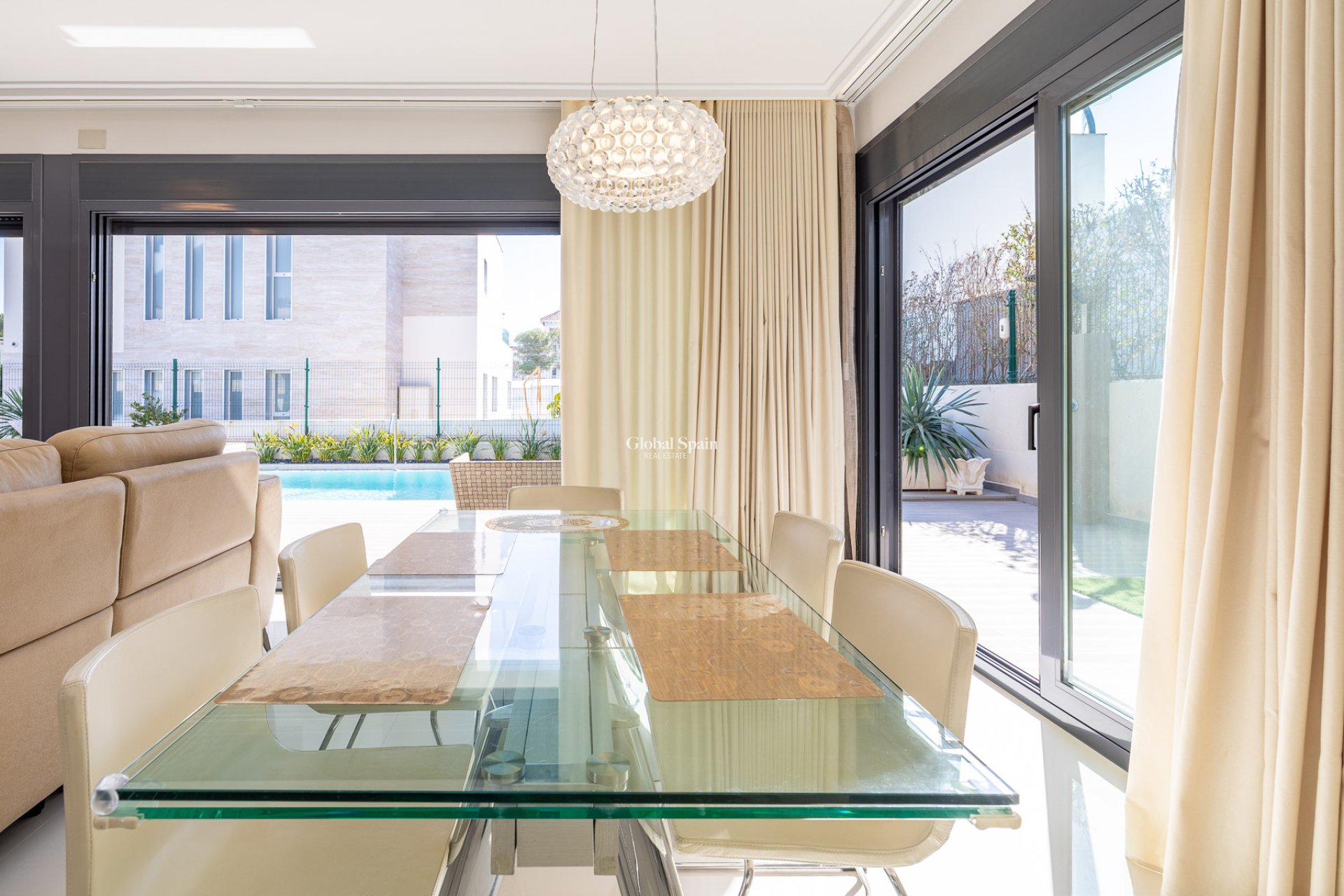 Revente - Villa -
ORIHUELA COSTA - CAMPOAMOR