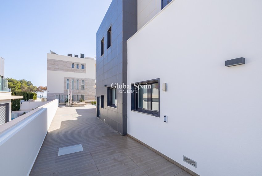 Revente - Villa -
ORIHUELA COSTA - CAMPOAMOR