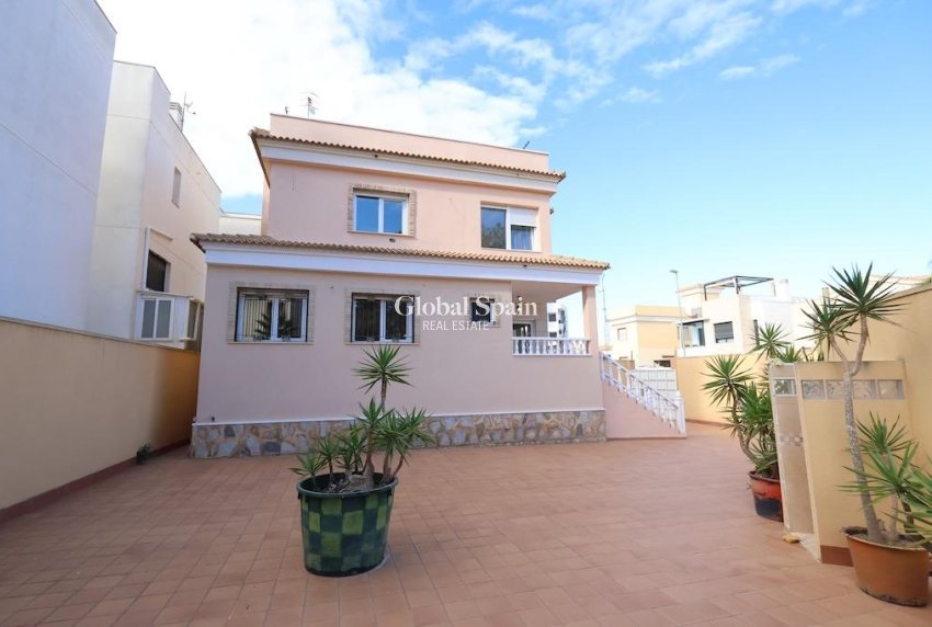 Revente - VILLA -
ORIHUELA COSTA - Costa Blanca