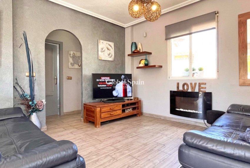 Revente - VILLA -
ORIHUELA COSTA - Costa Blanca