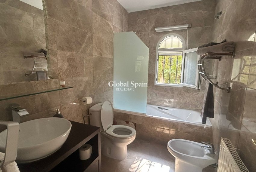 Revente - VILLA -
ORIHUELA COSTA - Costa Blanca