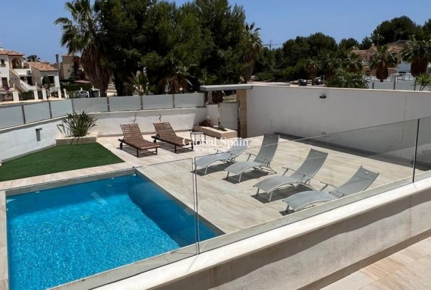 Revente - VILLA -
ORIHUELA COSTA - Costa Blanca