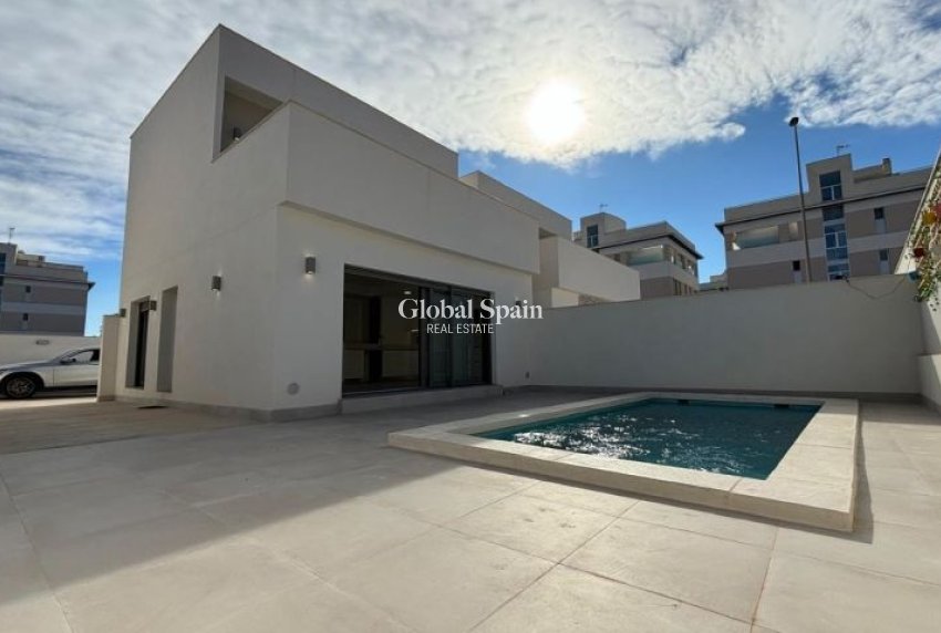 Revente - VILLA -
ORIHUELA COSTA - Costa Blanca