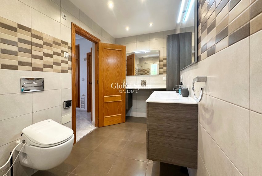 Revente - VILLA -
ORIHUELA COSTA - Costa Blanca