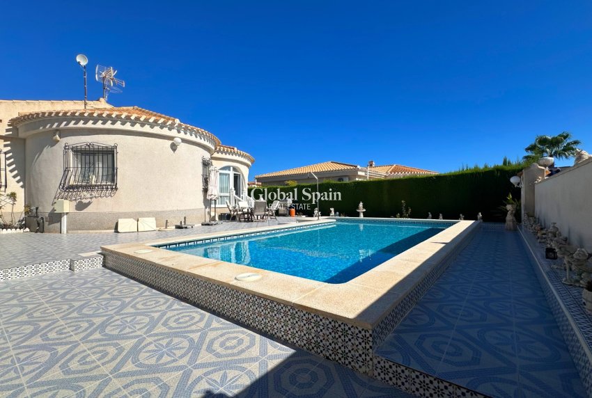 Revente - VILLA -
ORIHUELA COSTA - Costa Blanca
