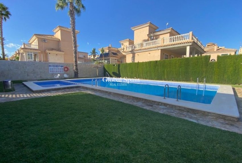 Revente - VILLA -
ORIHUELA COSTA - Costa Blanca