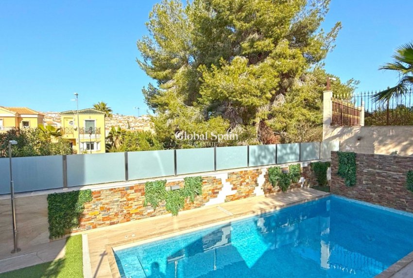 Revente - VILLA -
ORIHUELA COSTA - Costa Blanca