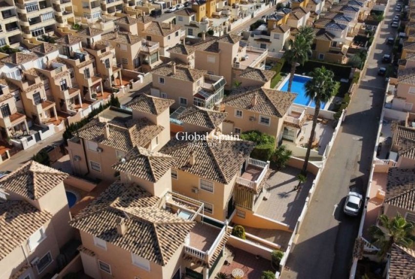 Revente - VILLA -
ORIHUELA COSTA - Costa Blanca