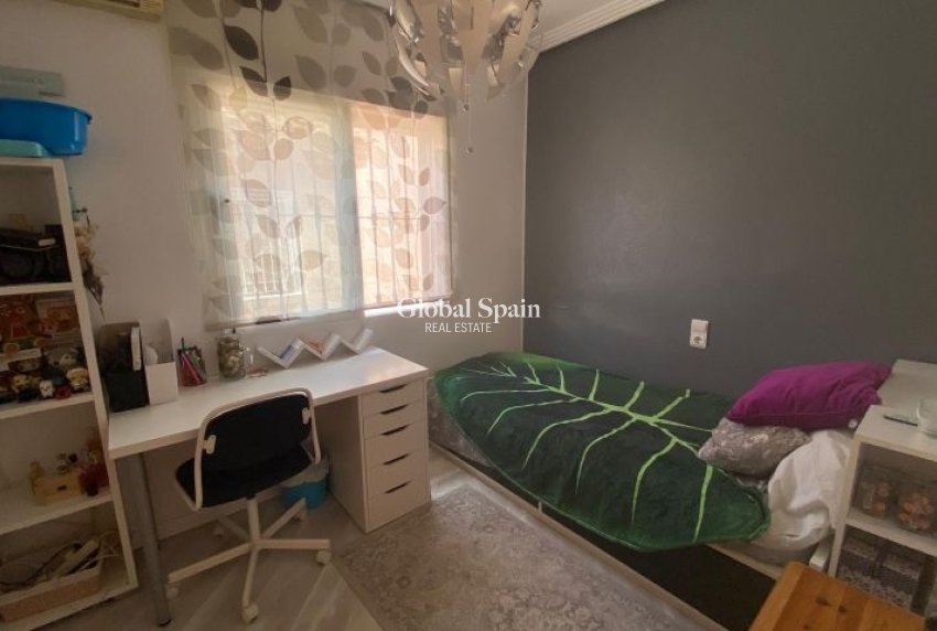 Revente - VILLA -
ORIHUELA COSTA - Costa Blanca