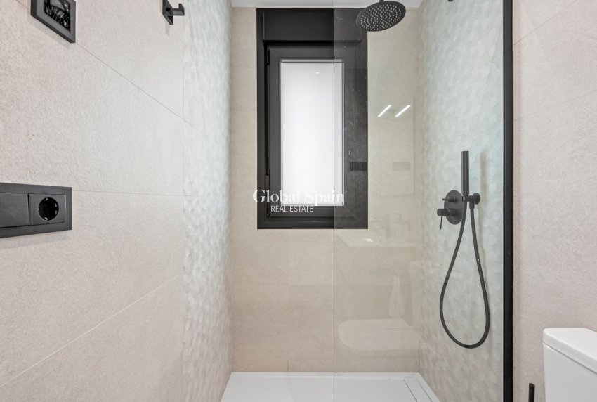 Revente - VILLA -
ORIHUELA COSTA - Costa Blanca