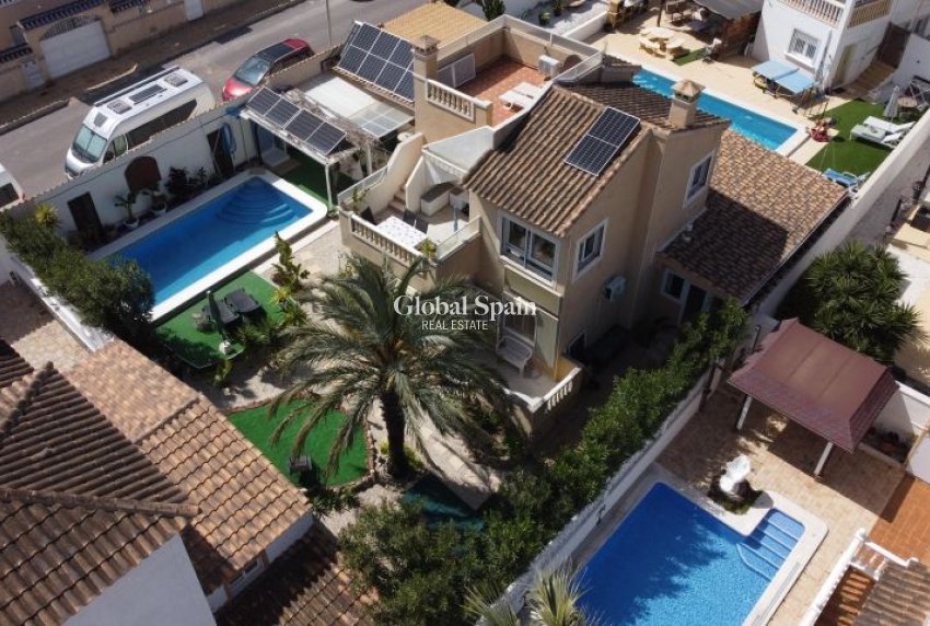 Revente - VILLA -
ORIHUELA COSTA - Costa Blanca