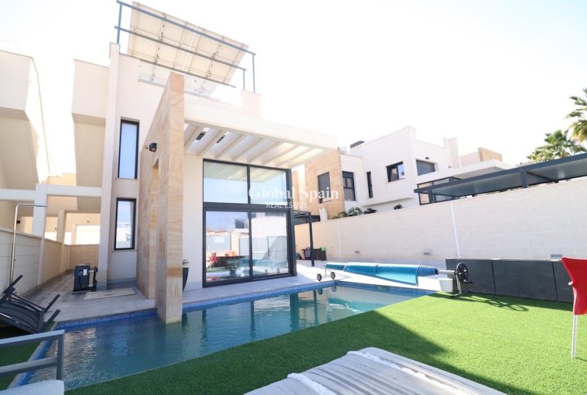 Revente - VILLA -
ORIHUELA COSTA - Costa Blanca