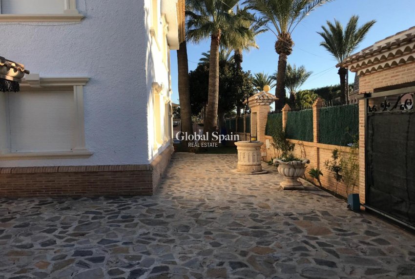 Revente - VILLA -
ORIHUELA COSTA - Costa Blanca
