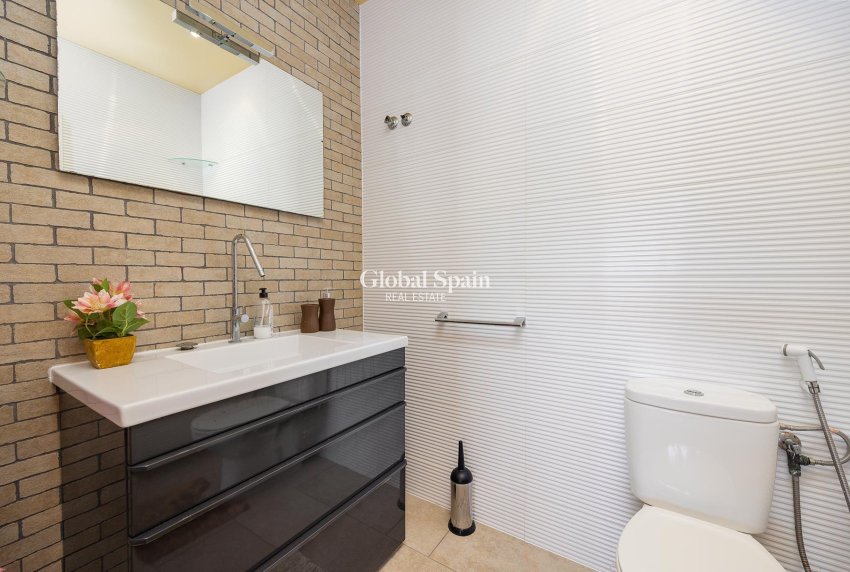 Revente - VILLA -
ORIHUELA COSTA - Costa Blanca