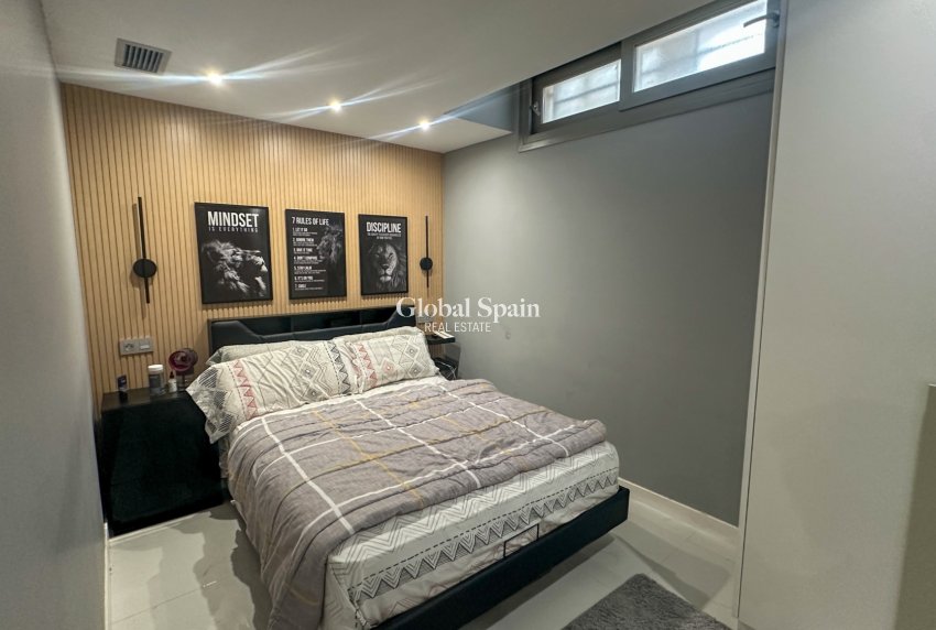 Revente - VILLA -
ORIHUELA COSTA - Costa Blanca
