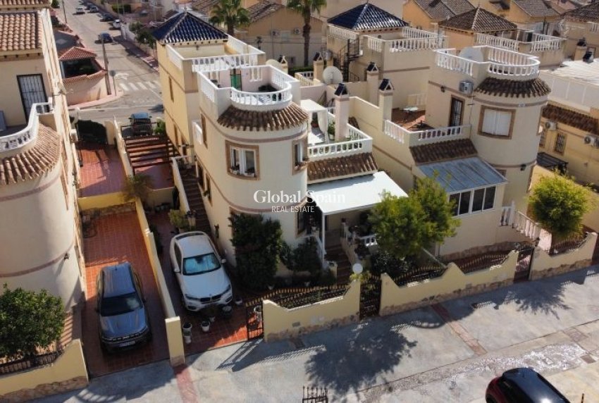 Revente - VILLA -
ORIHUELA COSTA - Costa Blanca