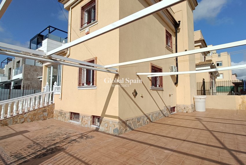 Revente - VILLA -
ORIHUELA COSTA - Costa Blanca