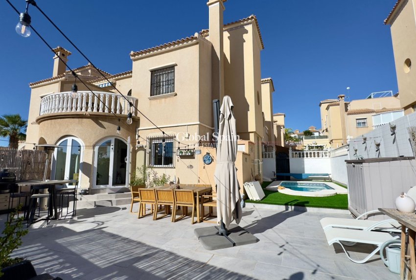 Revente - VILLA -
ORIHUELA COSTA - Costa Blanca