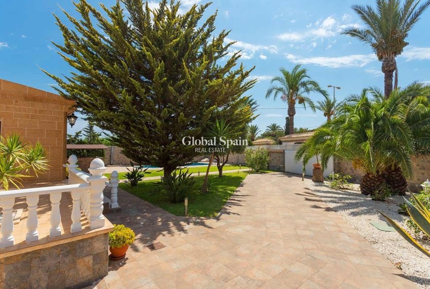 Revente - VILLA -
ORIHUELA COSTA - Costa Blanca