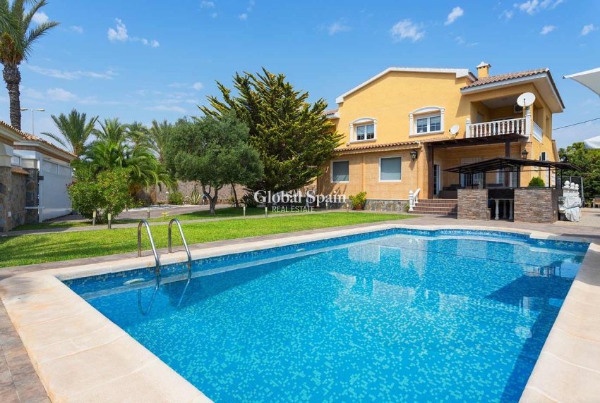 Revente - VILLA -
ORIHUELA COSTA - Costa Blanca