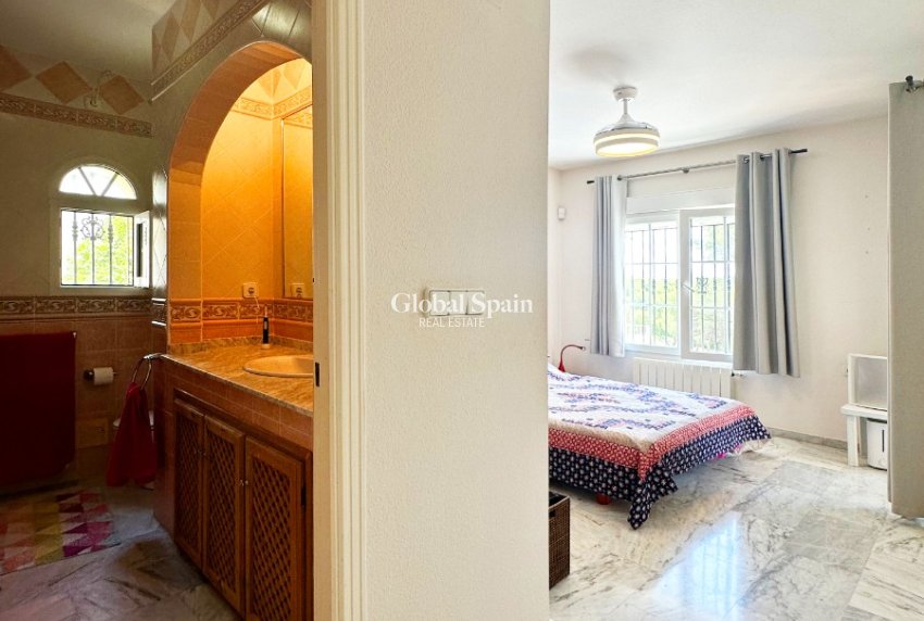 Revente - VILLA -
ORIHUELA COSTA - Costa Blanca