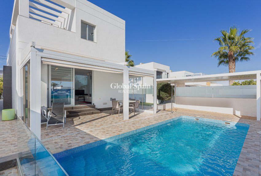 Revente - VILLA -
ORIHUELA COSTA - Costa Blanca