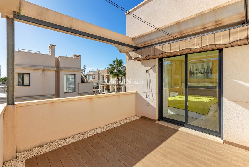 Revente - VILLA -
ORIHUELA COSTA - Costa Blanca
