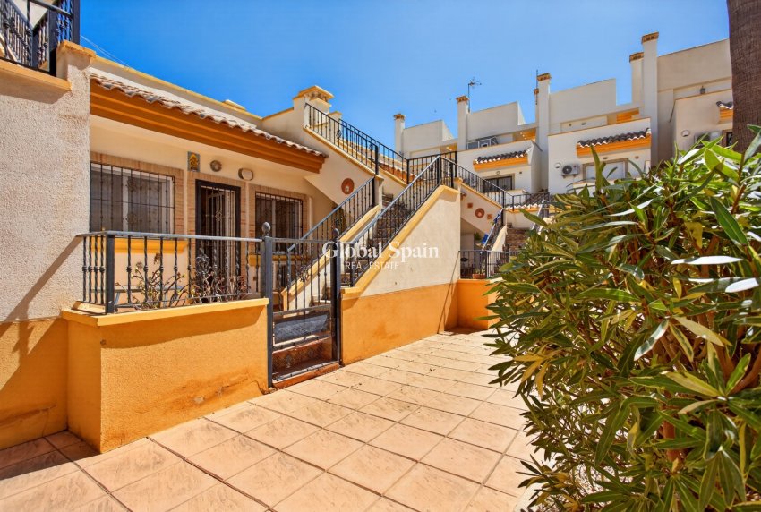 Revente - VILLA -
ORIHUELA COSTA - Costa Blanca