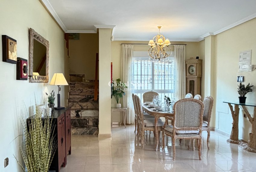 Revente - VILLA -
ORIHUELA COSTA - Costa Blanca