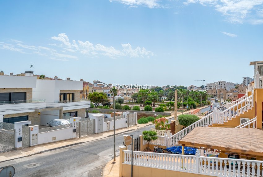 Revente - VILLA -
ORIHUELA COSTA - El Galan
