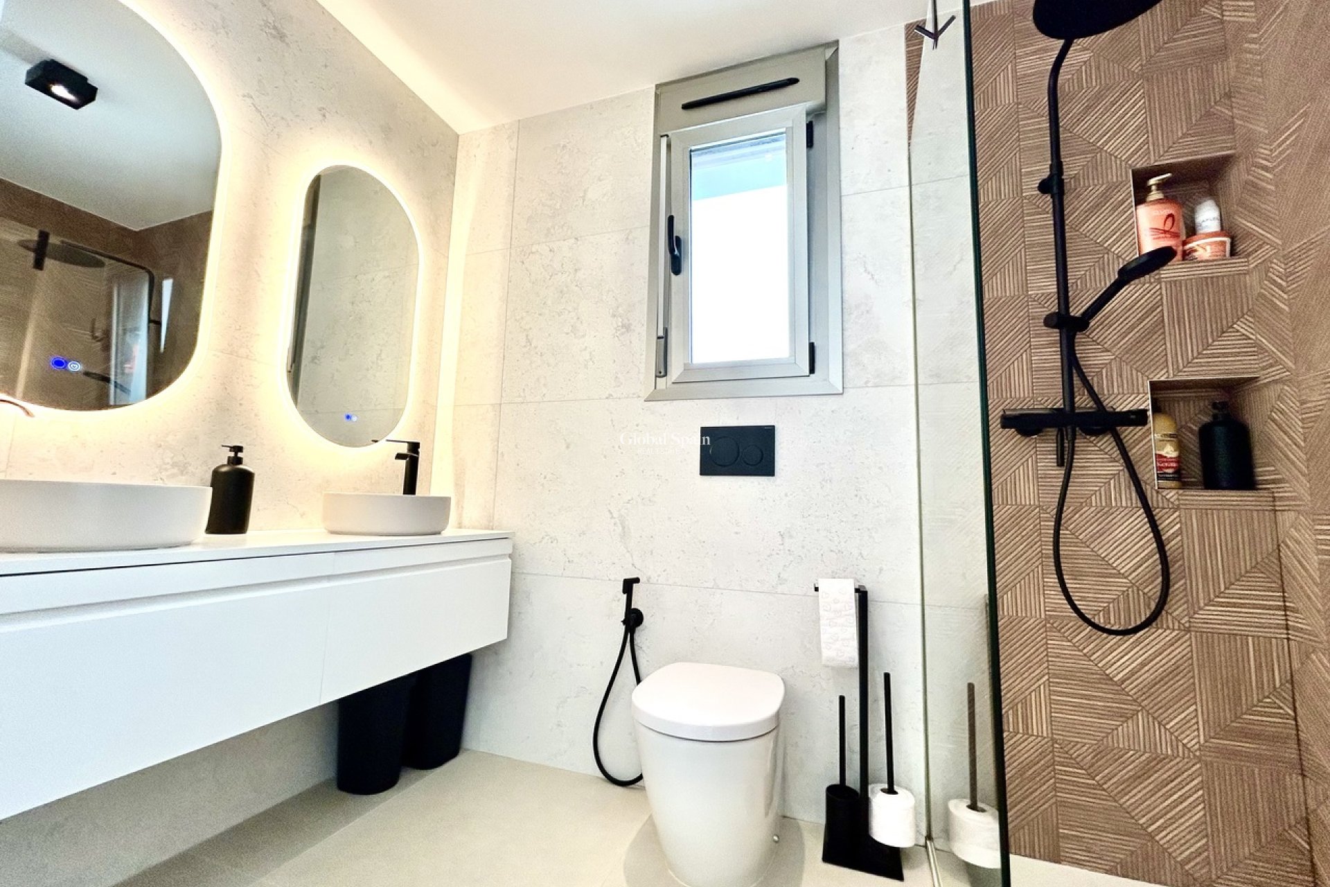 Revente - VILLA -
ORIHUELA COSTA - Inland