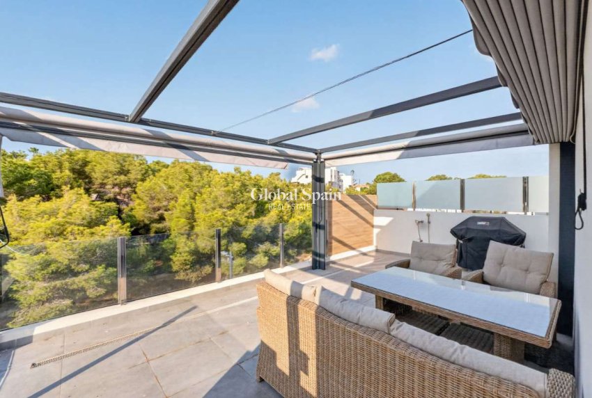Revente - VILLA -
ORIHUELA COSTA - Inland