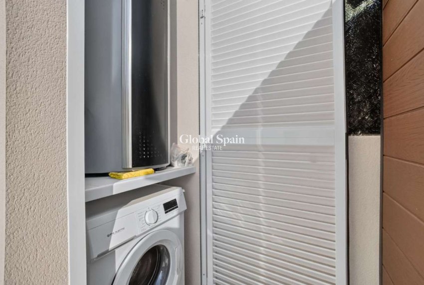 Revente - VILLA -
ORIHUELA COSTA - Inland