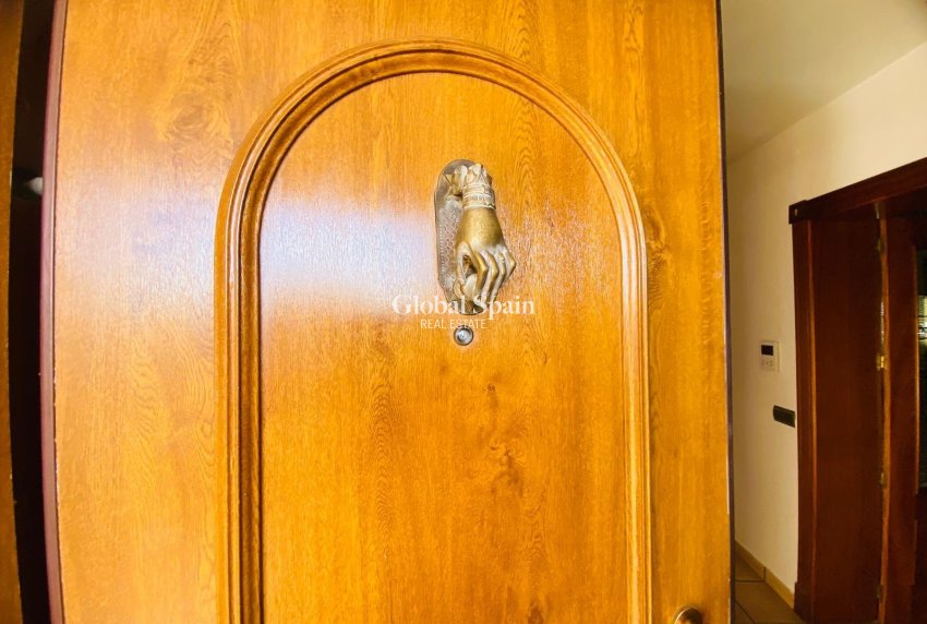 Revente - VILLA -
ORIHUELA COSTA - La Florida