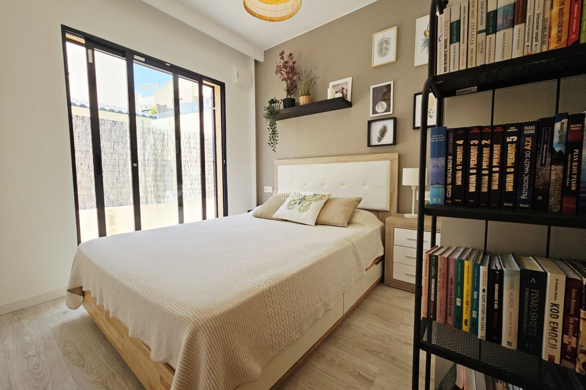 Revente - VILLA -
ORIHUELA COSTA - La Regia