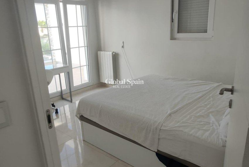 Revente - VILLA -
ORIHUELA COSTA - La Zenia