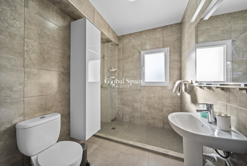 Revente - VILLA -
ORIHUELA COSTA - La Zenia