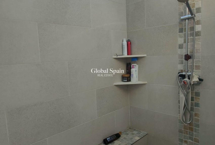 Revente - VILLA -
ORIHUELA COSTA - La Zenia