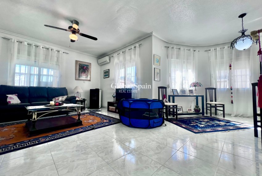 Revente - VILLA -
ORIHUELA COSTA - La Zenia