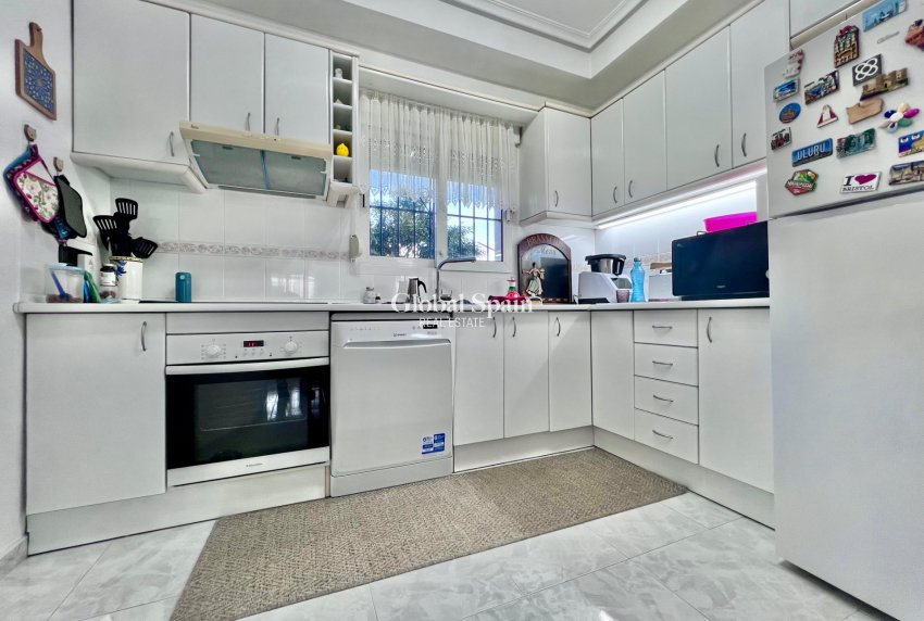 Revente - VILLA -
ORIHUELA COSTA - La Zenia