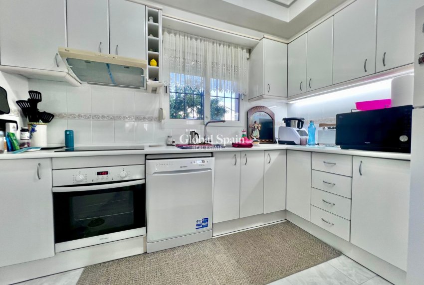 Revente - VILLA -
ORIHUELA COSTA - La Zenia