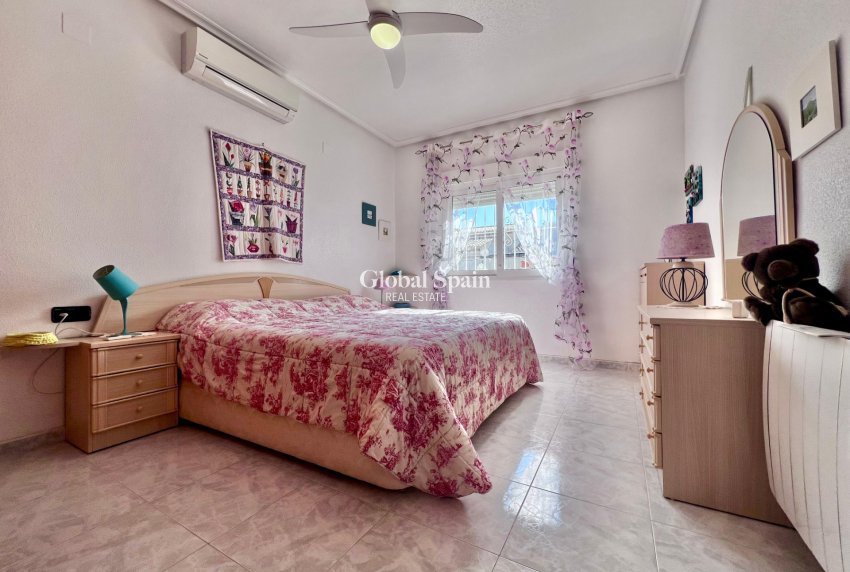 Revente - VILLA -
ORIHUELA COSTA - La Zenia