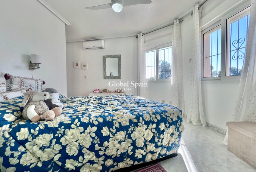 Revente - VILLA -
ORIHUELA COSTA - La Zenia