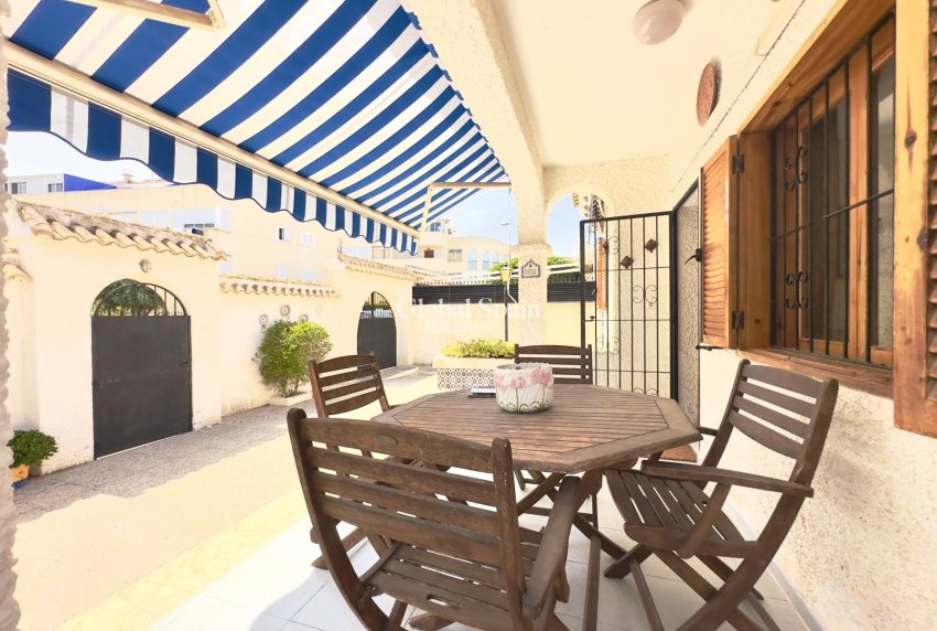 Revente - VILLA -
ORIHUELA COSTA - La Zenia
