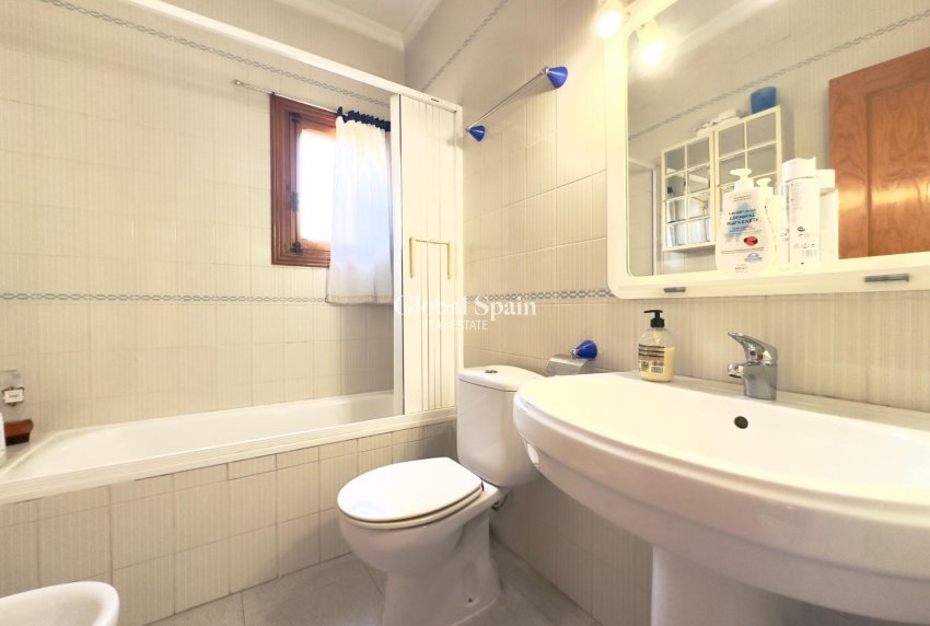 Revente - VILLA -
ORIHUELA COSTA - La Zenia