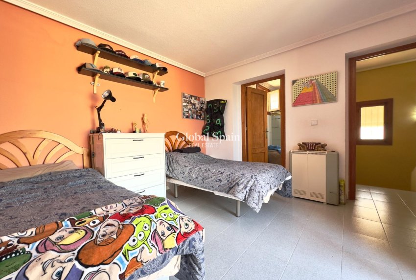 Revente - VILLA -
ORIHUELA COSTA - La Zenia