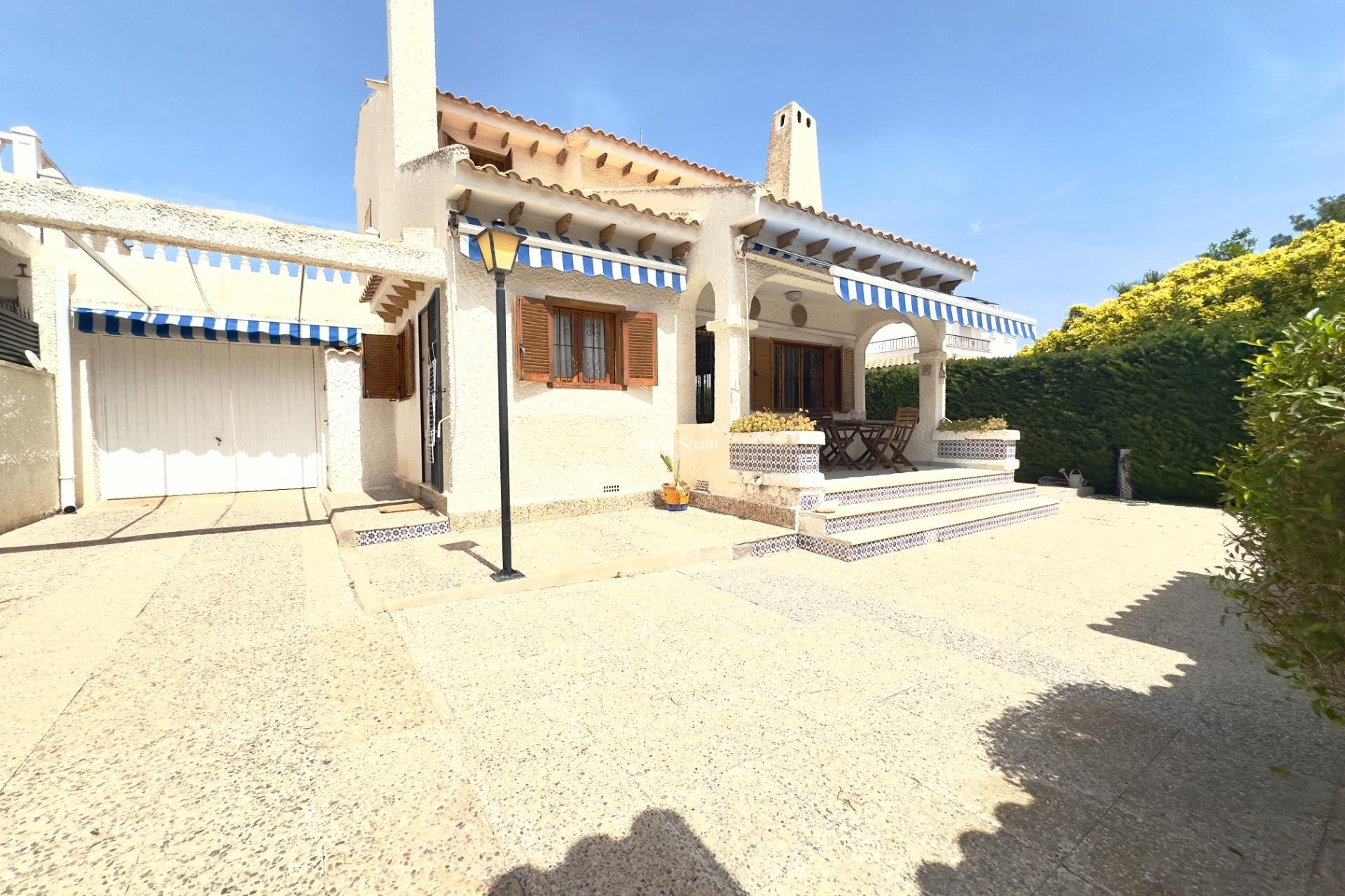 Revente - VILLA -
ORIHUELA COSTA - La Zenia